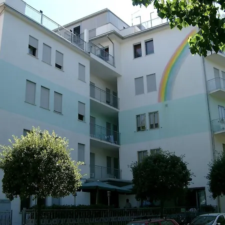 Arcobaleno מלון *